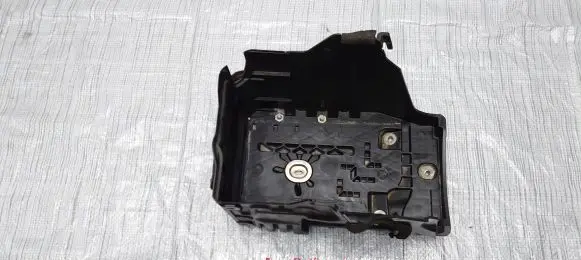Land Rover Evoque I Battery box tray 