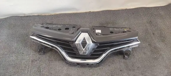 Renault Captur Front bumper upper radiator grill 623102335R