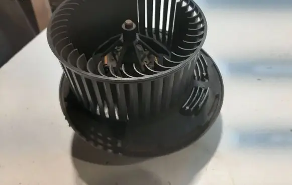 BMW 3 E90 E91 Heater fan/blower 985466N 0547220 6933663