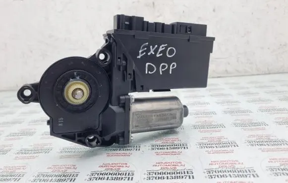 Seat Exeo (3R) Front door window regulator motor 8E1959802G