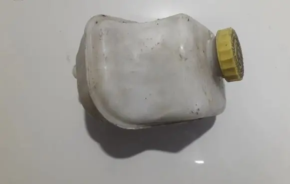 Chrysler 300 - 300C Brake fluid reservoir 32067327