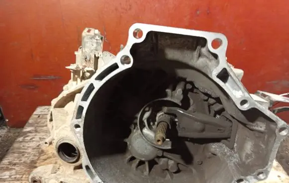 Manual 6 speed gearbox