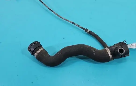 Engine coolant pipe/hose