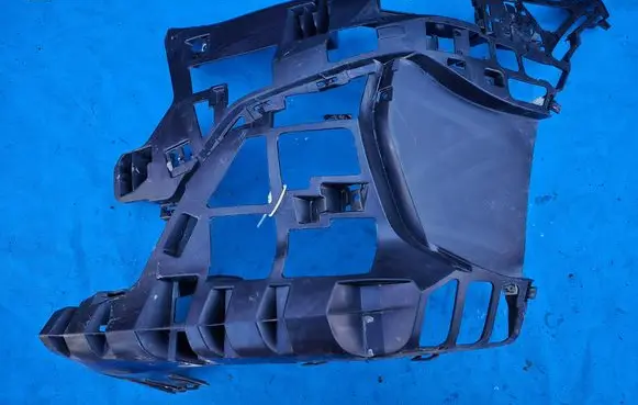BMW 2 Active Tourer U06 Front bumper mounting bracket