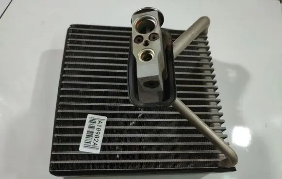 A/C cooling radiator (condenser)