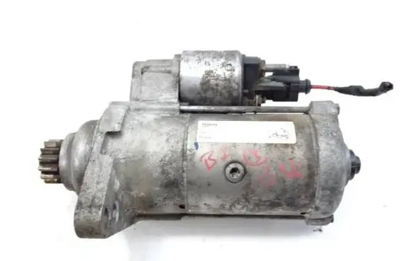 Volkswagen PASSAT B7 Starter motor