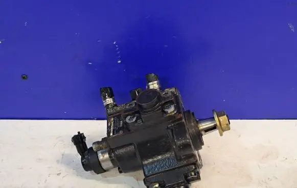 Saab 9-3 Ver2 Mechanical fuel pump 0055206679 0445010156
