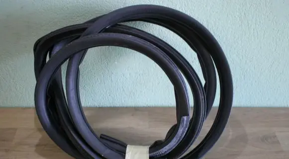 Toyota Corolla Verso AR10 Rubber seal rear door 