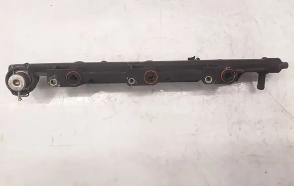 Peugeot 605 Fuel Injector clamp holder 9623551580