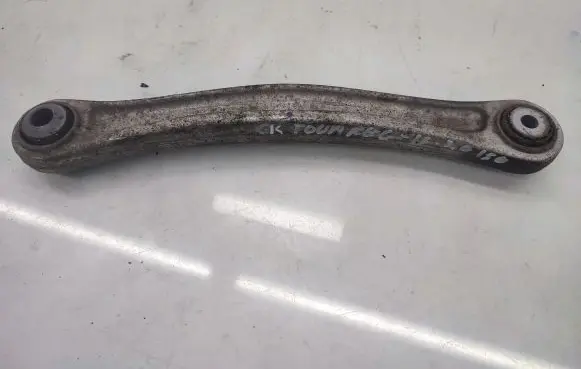 Rear control arm