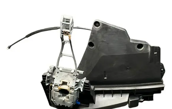 Volvo C30 Front door lock 31214730 998456104 240015103