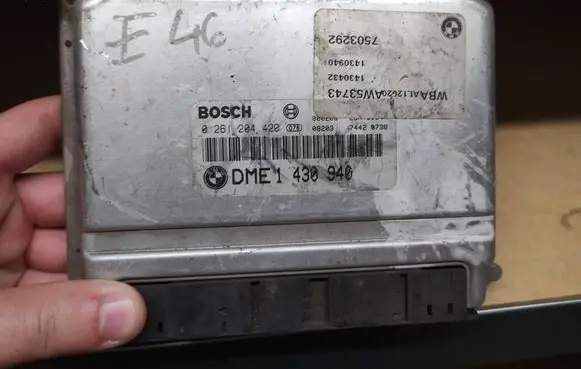 BMW 3 E46 Engine control unit/module 0261204420 6628092 1430940