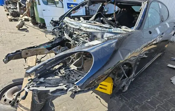 Porsche Panamera (970) Front quarter panel 