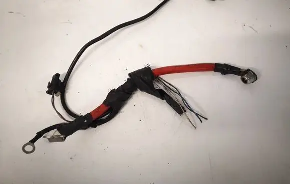 Mercedes-Benz A W176 Positive cable (battery) 