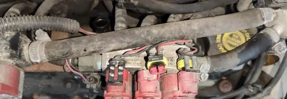 Dodge Caravan Fuel injector 67R014303 110R004304