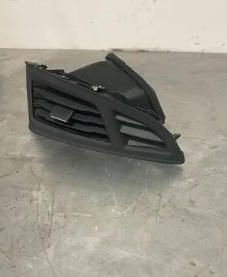 Ford Focus Dashboard side air vent grill/cover trim BM51-A018B08-AJ