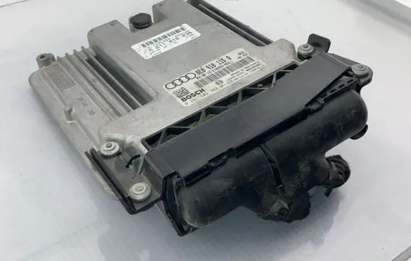 Audi A4 S4 B7 8E 8H Engine control unit/module 8E0907115D 8E0910115Q 0261S02362