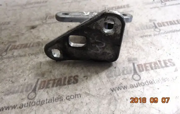 Mercedes-Benz E W211 Front door lower hinge 
