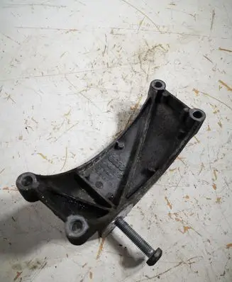 Audi A6 C7 Generator/alternator bracket 06E903143
