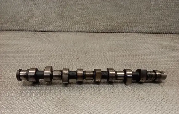 Volkswagen Golf IV Camshaft 