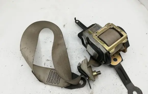 Nissan Primera Front seatbelt E904167064 E9047064