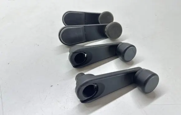 BMW 5 E34 Rear door window winding handle 81740759