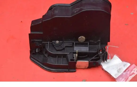 BMW X3 F25 Front door lock 7276668