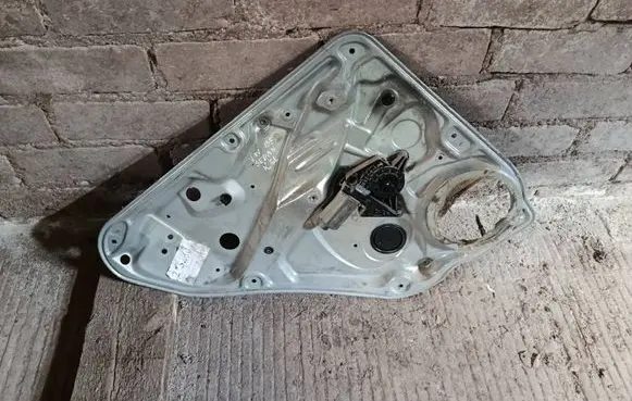Volkswagen PASSAT B5 Rear door window regulator with motor 3B5839755C