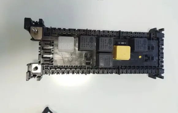 Mercedes-Benz ML W166 Fuse module A1669062501