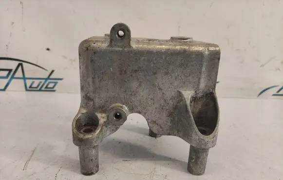 Mercedes-Benz Vito Viano W639 Engine mounting bracket A6461420042