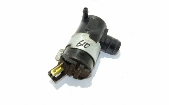 Mitsubishi Pajero Windscreen/windshield washer pump