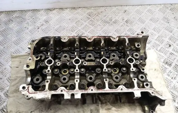 Mazda CX-7 Engine head R2AA10100