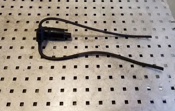 Volvo XC60 Windscreen/windshield washer pump 1007149