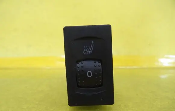 Volkswagen PASSAT B5.5 Seat heating switch 3B0963563C