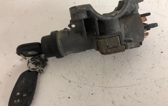 Volkswagen Polo Ignition lock 4B0905851N