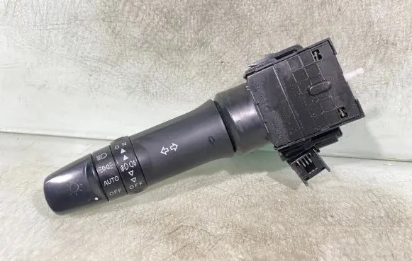 Mitsubishi Outlander Indicator stalk 17g688