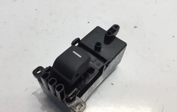 Honda Jazz IV GR Crosstar Electric window control switch M64613