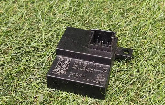 Audi A7 S7 4G Steering rack control module 4H0907705K 4H0907705C