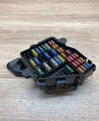 Audi A6 S6 C5 4B Fuse module 8D1941824 USED