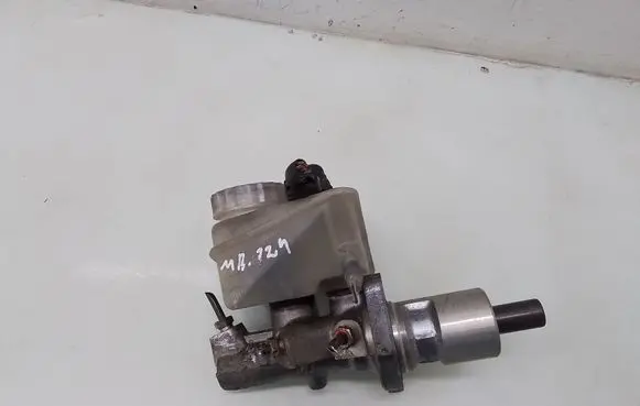 Mercedes-Benz E W124 Master brake cylinder 3350881221