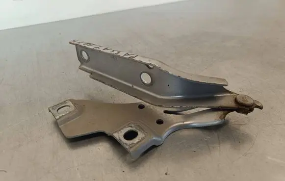 Volkswagen PASSAT B8 Engine bonnet/hood hinges 3G0823301