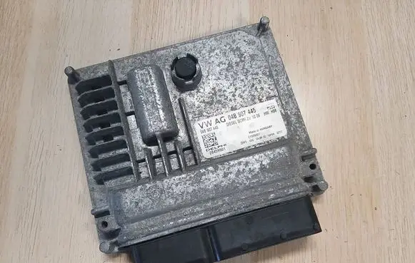 Audi A1 Engine control unit/module 04B907445