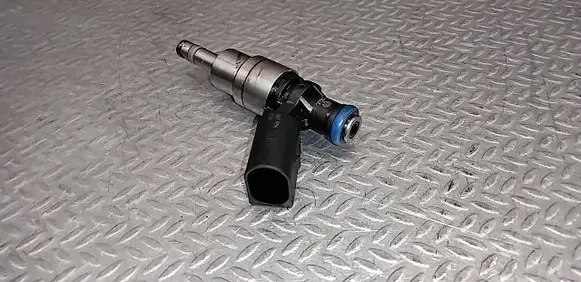 Volkswagen PASSAT B6 Fuel injector 06F906036
