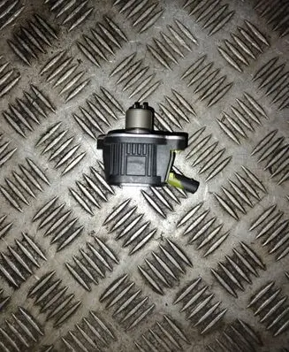Volkswagen T-Roc Camshaft vanos timing valve 04E906048A