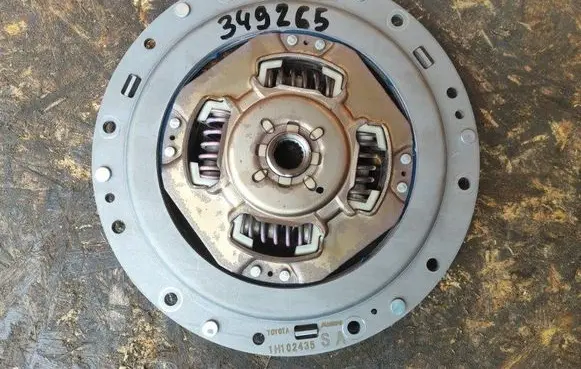 Lexus CT 200H Clutch pressure plate 3127047060