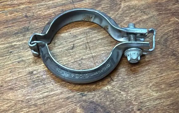 Mercedes-Benz Sprinter W907 W910 Muffler pipe connector clamp A0039950402