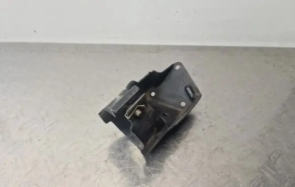 Volkswagen PASSAT B5.5 Fuel filter bracket/mount holder 3B0127224