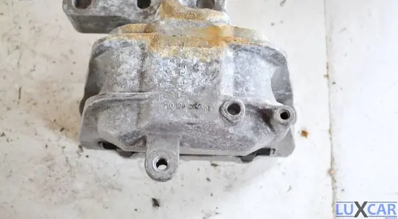 Volkswagen Eos Engine mount bracket 1K0199262AM