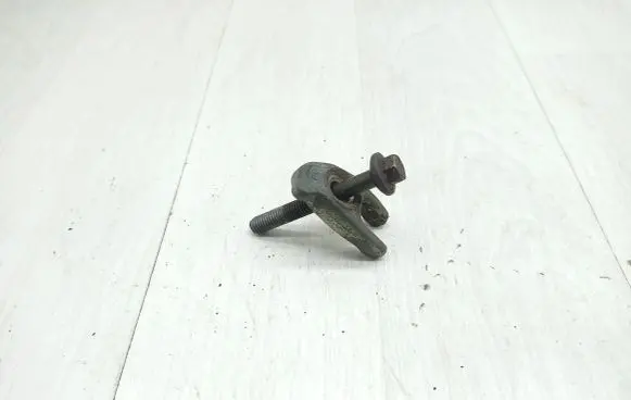 Renault Megane III Fuel Injector clamp holder