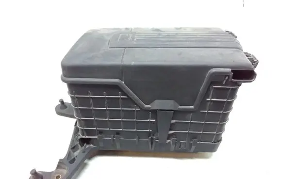Volkswagen PASSAT B6 Battery box tray 1K0915333
